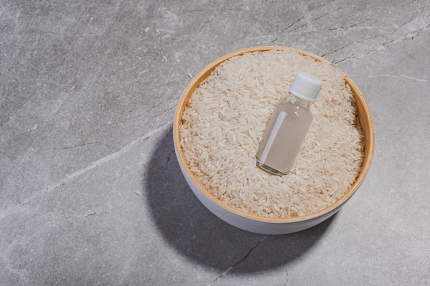 Foto agua de arroz para el cuidado del cabello