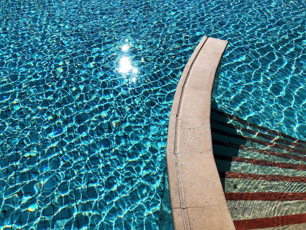 Foto Água azul numa piscina