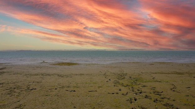 Agua azul del río Barwon en Barwon Heads en Geelong Australia