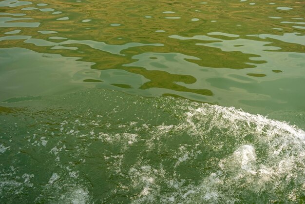 Foto Água salpicada no rio ou lago