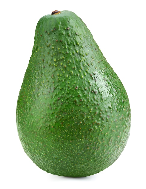 Aguacate aislado sobre fondo blanco. Trazado de recorte de aguacate verde fresco maduro