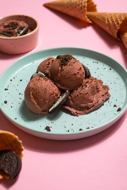 Foto ainda vida de biscoitos e sorvete