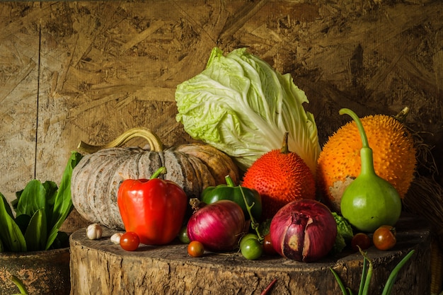 Ainda vida Legumes e frutas.