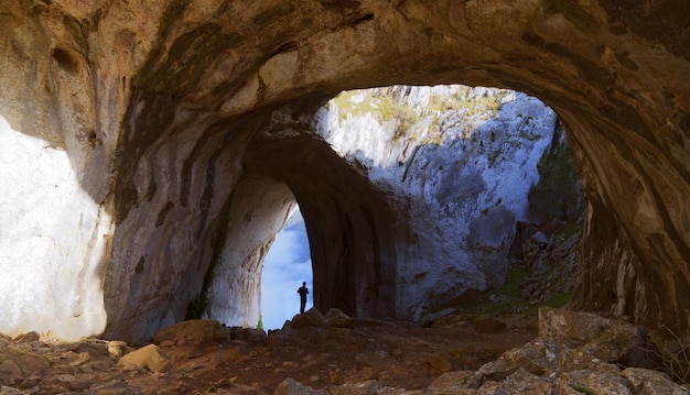 Foto aitzulo ojos de aitzulo en el parque natural aizkorriaratz euskadi