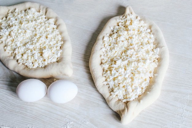 Ajarian Khachapuri caseiro com queijo Suluguni