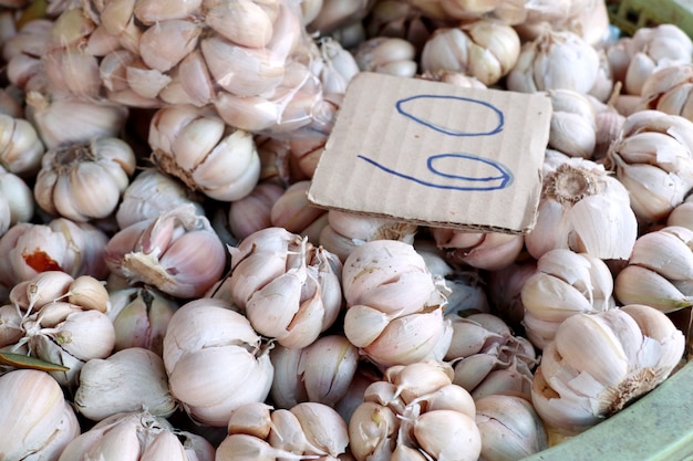 ajo en el mercado