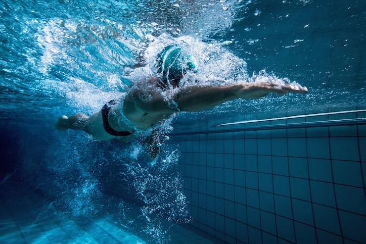Foto ajude o treinamento do nadador sozinho
