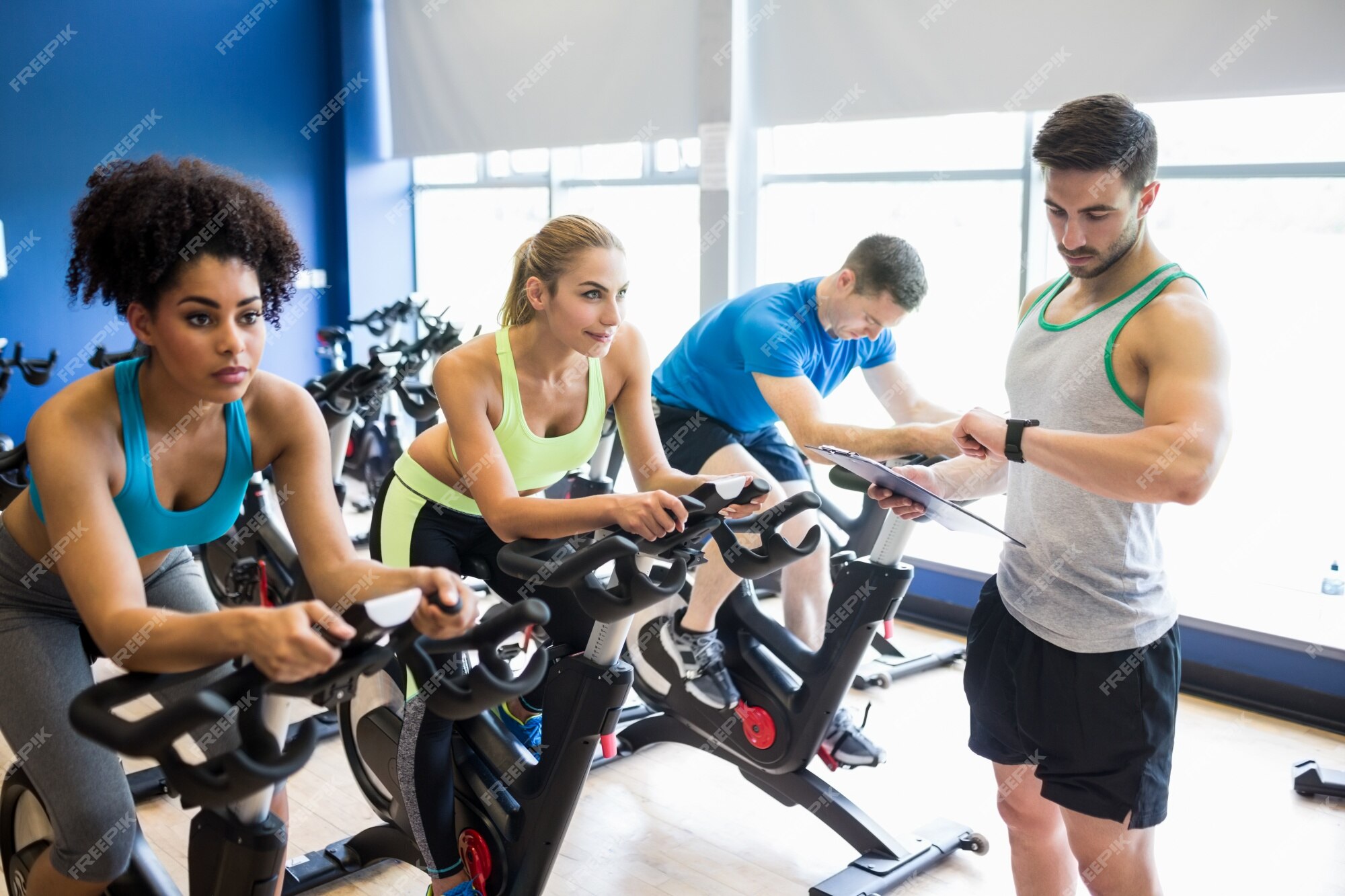 Em breve esse Aparelho para Agachamento Sumô na SPIM FITNESS.