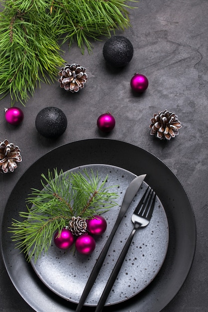 Ajuste de la mesa de la cena de Navidad