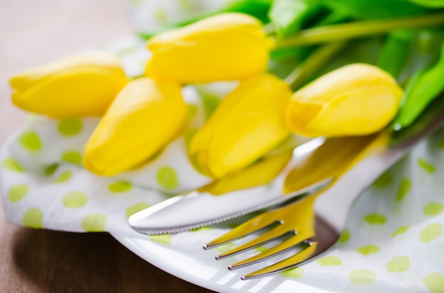 Ajuste de la tabla de primavera para la Pascua o el día de la madre