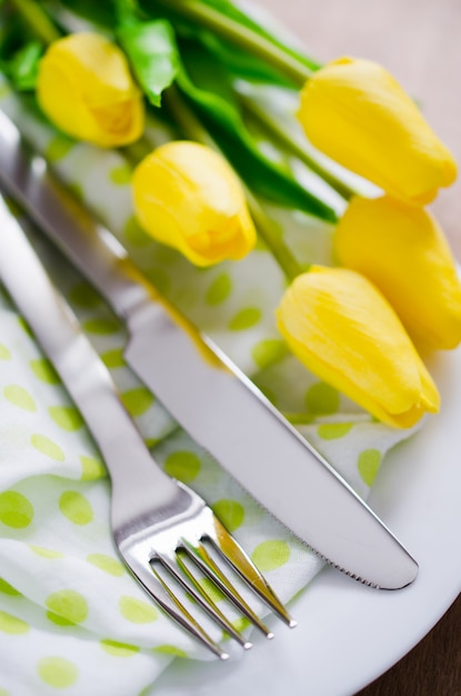 Ajuste de la tabla de primavera para la Pascua o el día de la madre