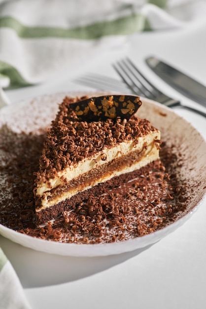 ake com cream cheese e chocolate amargo Sobremesa recheada com caramelo e amendoim salgado