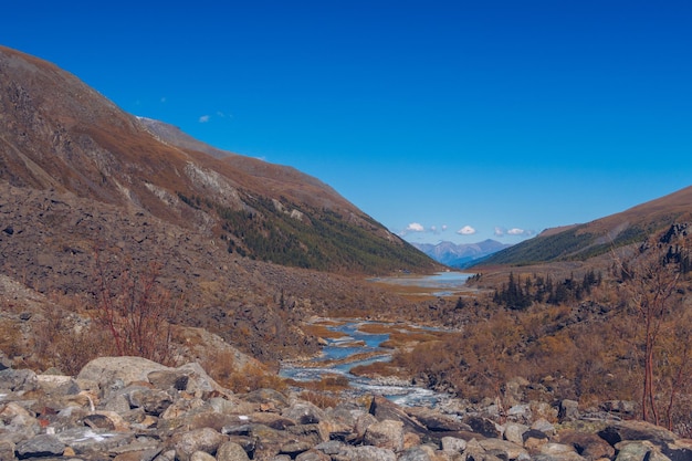 Akkem See Tal malerische Schlucht Gletscher anzeigen Akkem Fluss Flussbett Bergtal herrliche Schlucht anzeigen stock photography Altai-Gebirge