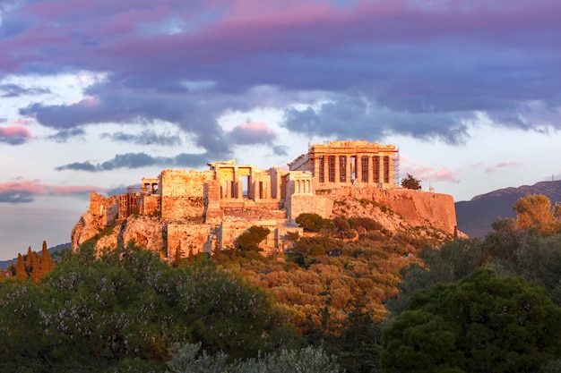 Akropolis-Hügel und Parthenon in Athen, Griechenland