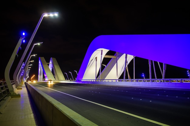 Al Maktum Brücke in Abu Dhabi, Vereinigte Arabische Emirate.