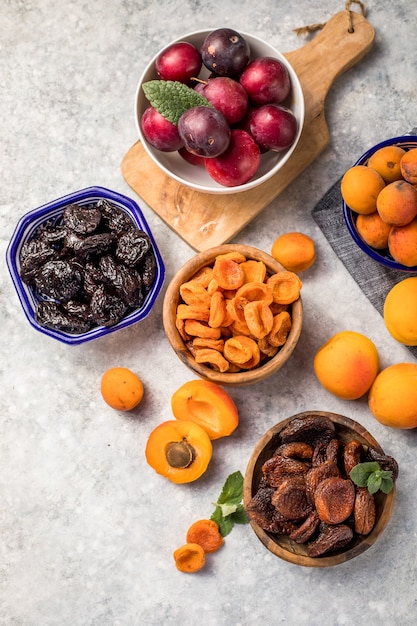 Foto los albaricoques secos son populares en la cocina, frutos secos dulces, alimentos saludables, compota