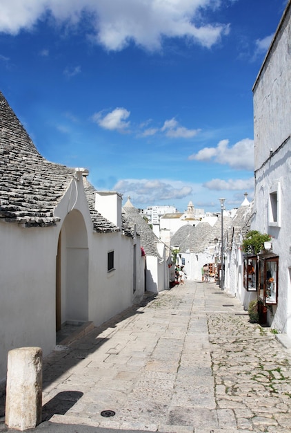 Alberobello Región Puglia Sur de Italia Trulli di Alberobello Techos tradicionales de los Trulli casas originales y antiguas de esta región Patrimonio de la Humanidad por la UNESCO