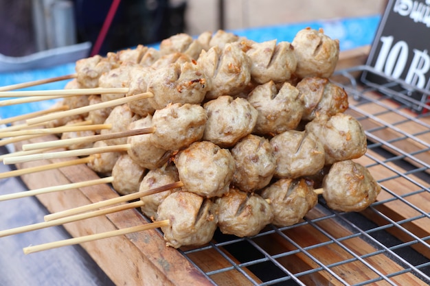 albóndiga en la comida de la calle