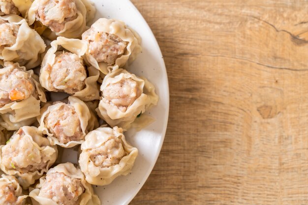 Albóndigas de cerdo con salsa