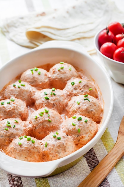 Albóndigas Chacken al horno en salsa cremosa de tomate