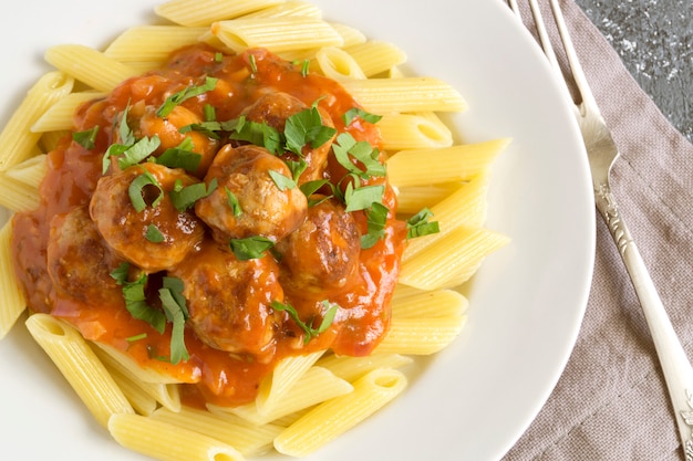 Albóndigas con Penne.