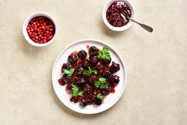 Albóndigas con salsa de arándanos