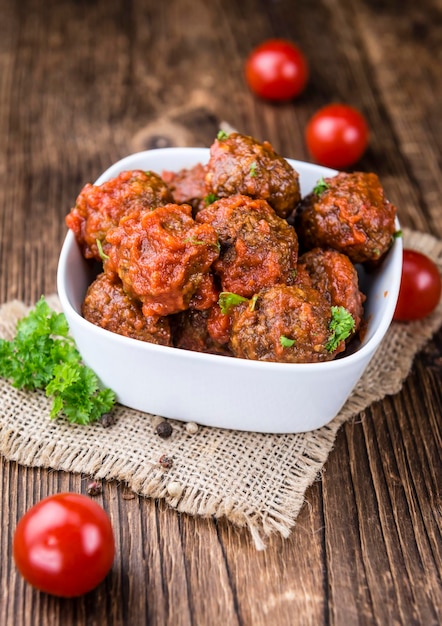 Albóndigas Con Salsa De Tomate