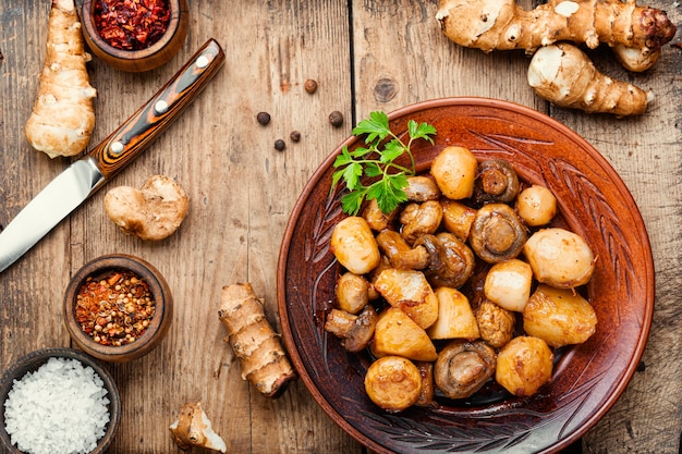 Alcachofa de Jerusalén asada