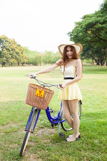 Alças de bicicleta de mulher