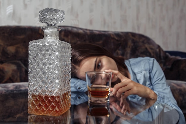 Alcoholismo femenino Malos hábitos Problemas con el alcohol Daño a la salud