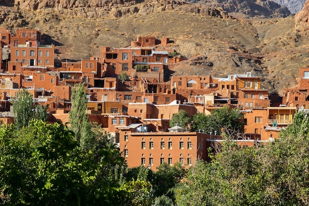 Aldea de Abyaneh en las montañas de Irán Antiguo asentamiento persa del siglo VII Patrimonio de la Humanidad