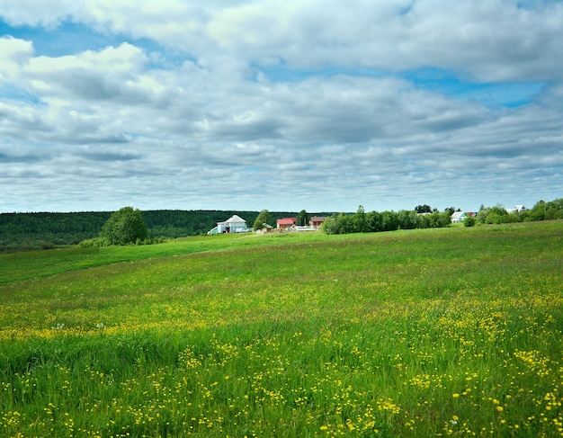 Aldea del norte de Rusia. Región de Arkhangelsk. Norte de Rusia.