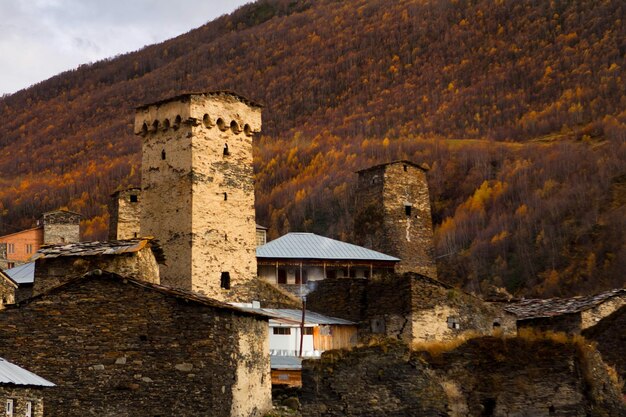 Foto aldea ushguli cáucaso alto svaneti sitio de patrimonio mundial de la unesco georgia