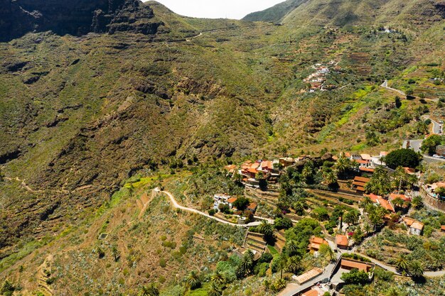 Aldeia de máscara no destino turístico popular da Espanha Aldeia de máscara de Tenerife