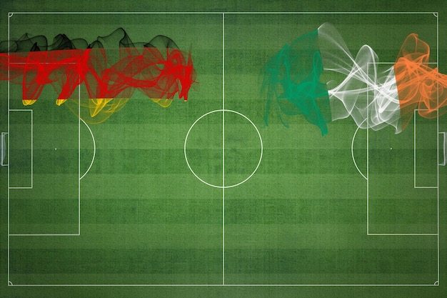 Alemanha vs Irlanda Jogo de futebol cores nacionais bandeiras nacionais campo de futebol jogo de futebol Conceito de competição Copiar espaço