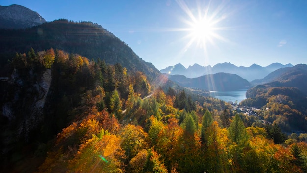 Alemania Baviera Schwangau Neuschwanstein Castle montañas puesta de sol