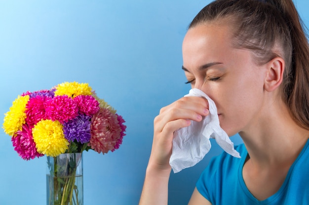 Alergia estacional a plantas con flores y polen