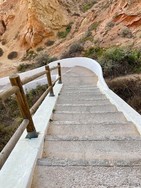 Foto algar seco cliff walkcarvoeiro im süden portugals reisekonzept