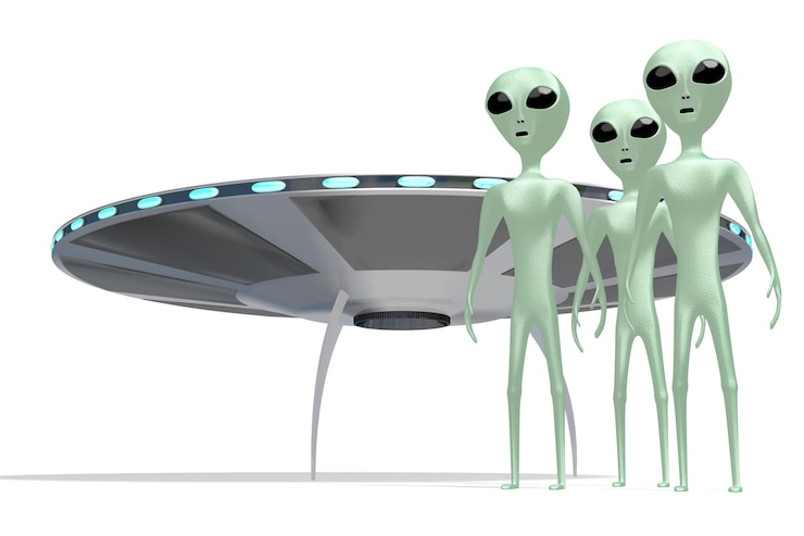 Foto alienígenas e nave espacial isolados no fundo branco