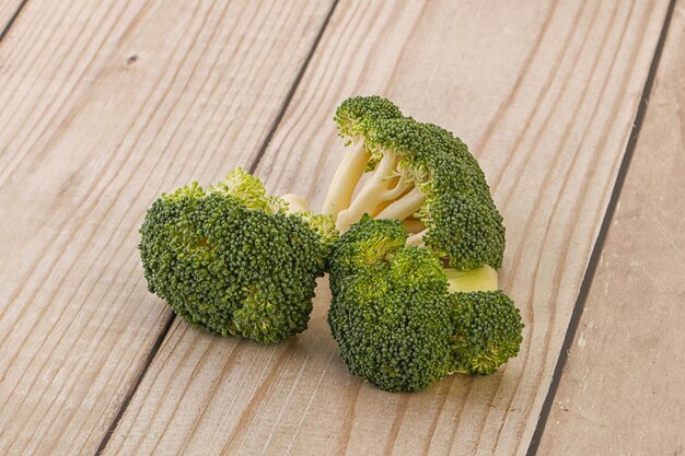 Foto alimentação vegana repolho de brócolis verde maduro