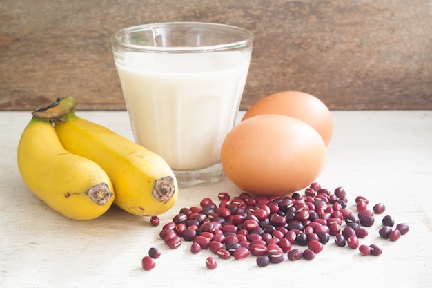 Alimento rico em proteínas na mesa, close-up