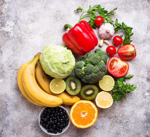 Alimentos contendo vitamina C. Alimentação saudável