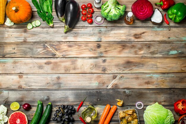 Foto alimentos orgánicos frutas y verduras maduras
