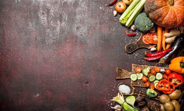 Alimentos orgánicos. Variedad de verduras frescas.