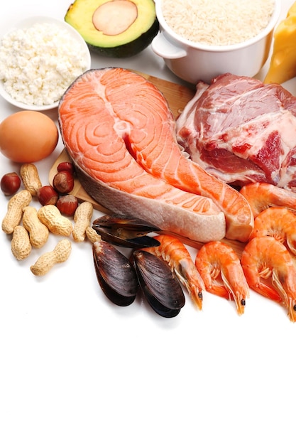 Alimentos ricos en proteínas aisladas en blanco