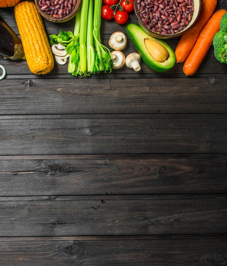 Alimentos saudáveis Uma variedade de frutas e vegetais orgânicos leguminosas cereais