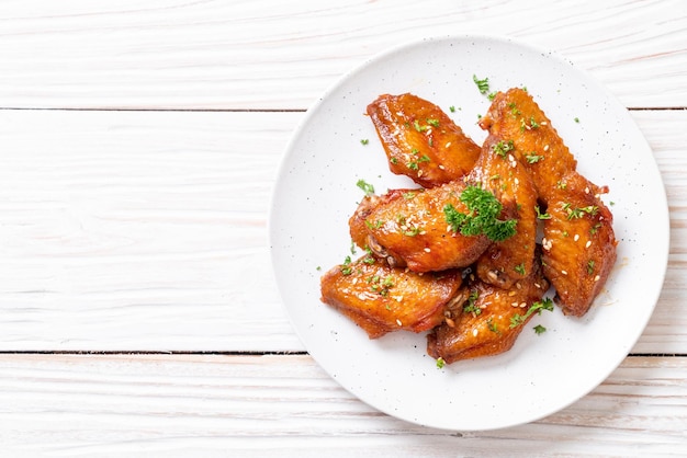 alitas de pollo asadas al horno con sésamo blanco