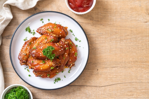 Alitas De Pollo A La Barbacoa Con Sésamo Blanco