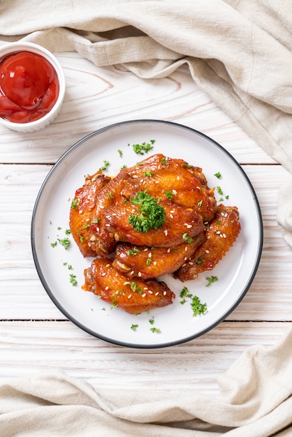 Alitas De Pollo A La Barbacoa Con Sésamo Blanco