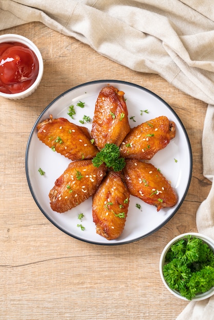 Alitas De Pollo A La Barbacoa Con Sésamo Blanco